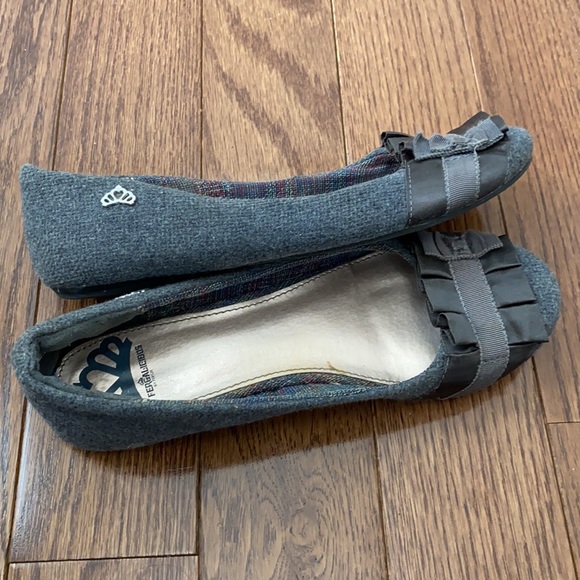 2 for $10- Fergalicious By Fergie Flats, Size 7.5 - Picture 6 of 10